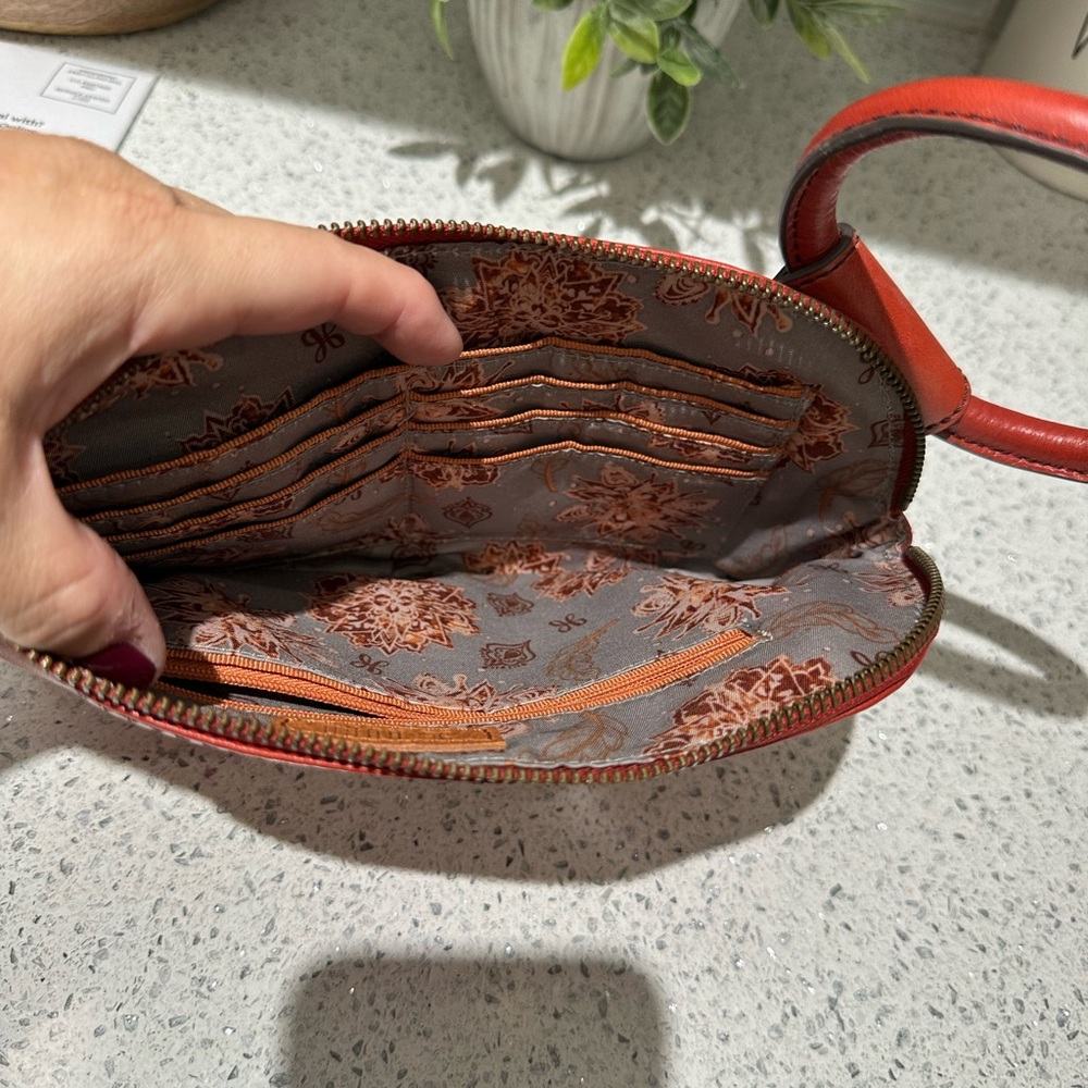 HOBO Clutch Sable. New condition never used.